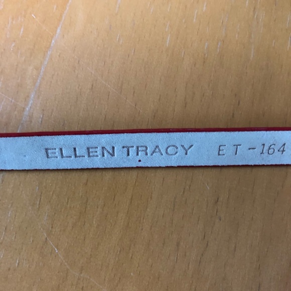 Ellen Tracy skinny red leather belt Medium - Picture 3 of 6